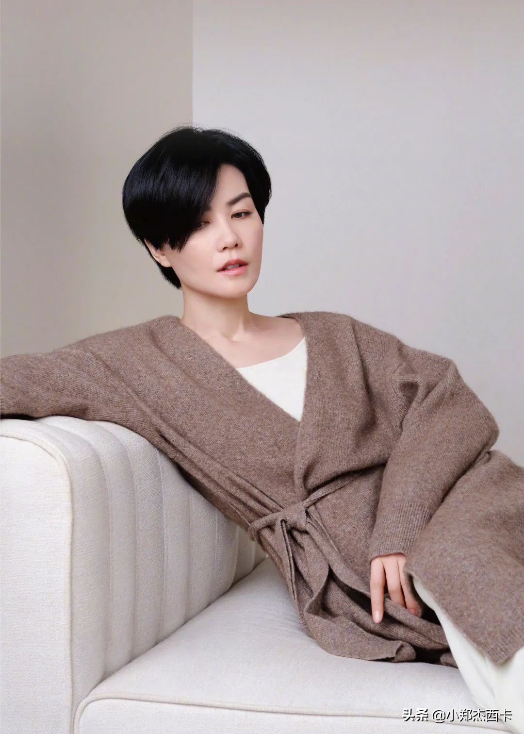 52岁王菲全身照,52岁王菲惊艳的照