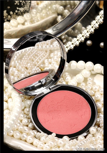 为了最美中国风口红，故宫淘宝双店争锋，卡婷不落下风！