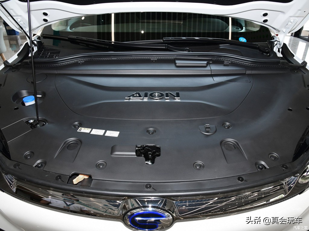 新款蔚来2024款ec6试驾,中型纯电动轿跑suv哪家强