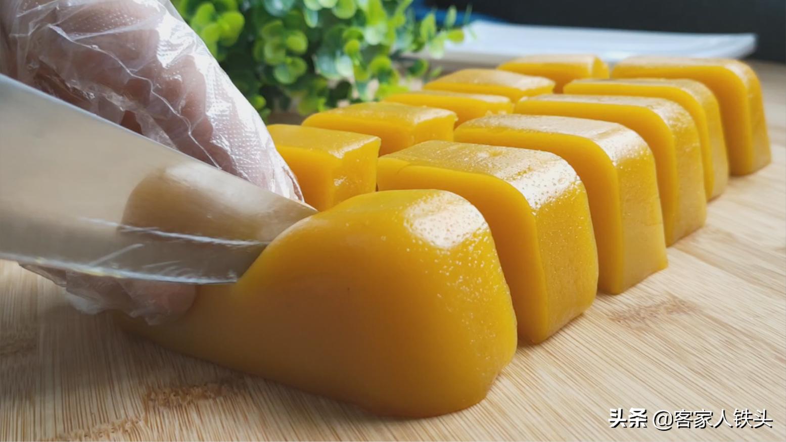 如何做南瓜发糕凉后不硬,南瓜糕如何做的又松又软