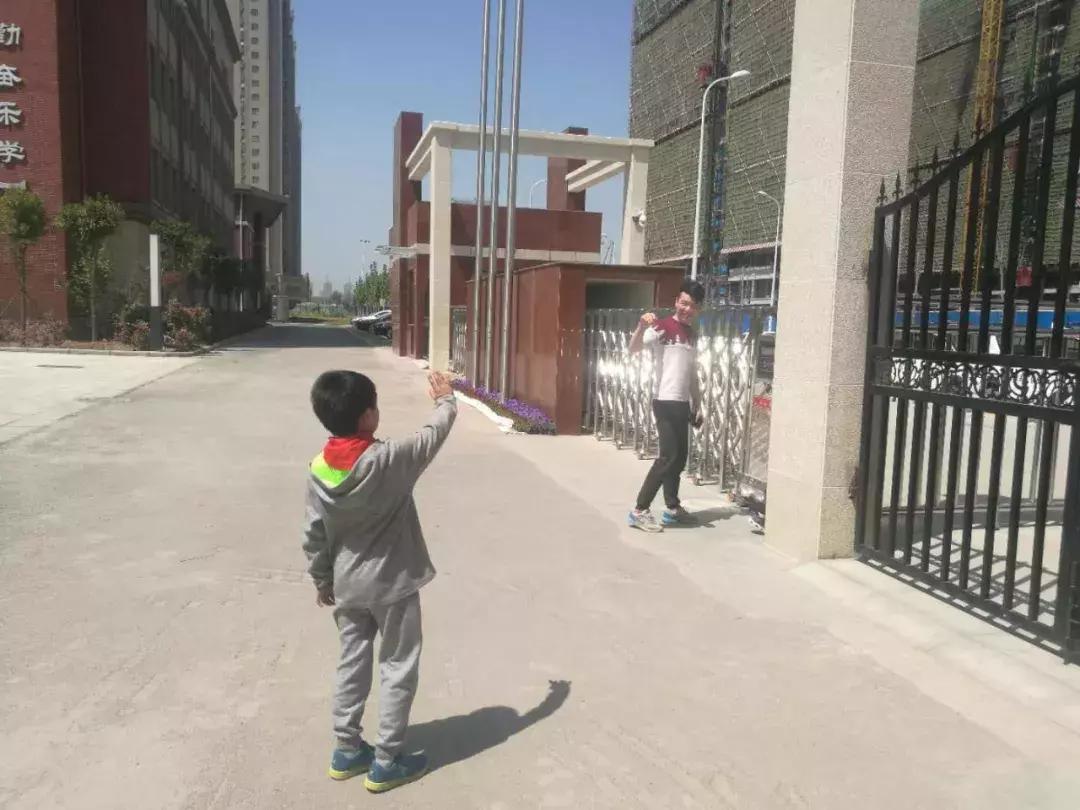 中牟县晨阳路学校张懿茁：拾金不昧好少年，传递校园正能量！