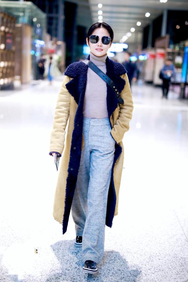 肉肉女孩竖条纹裤子显瘦,下半身有肉的女人穿搭