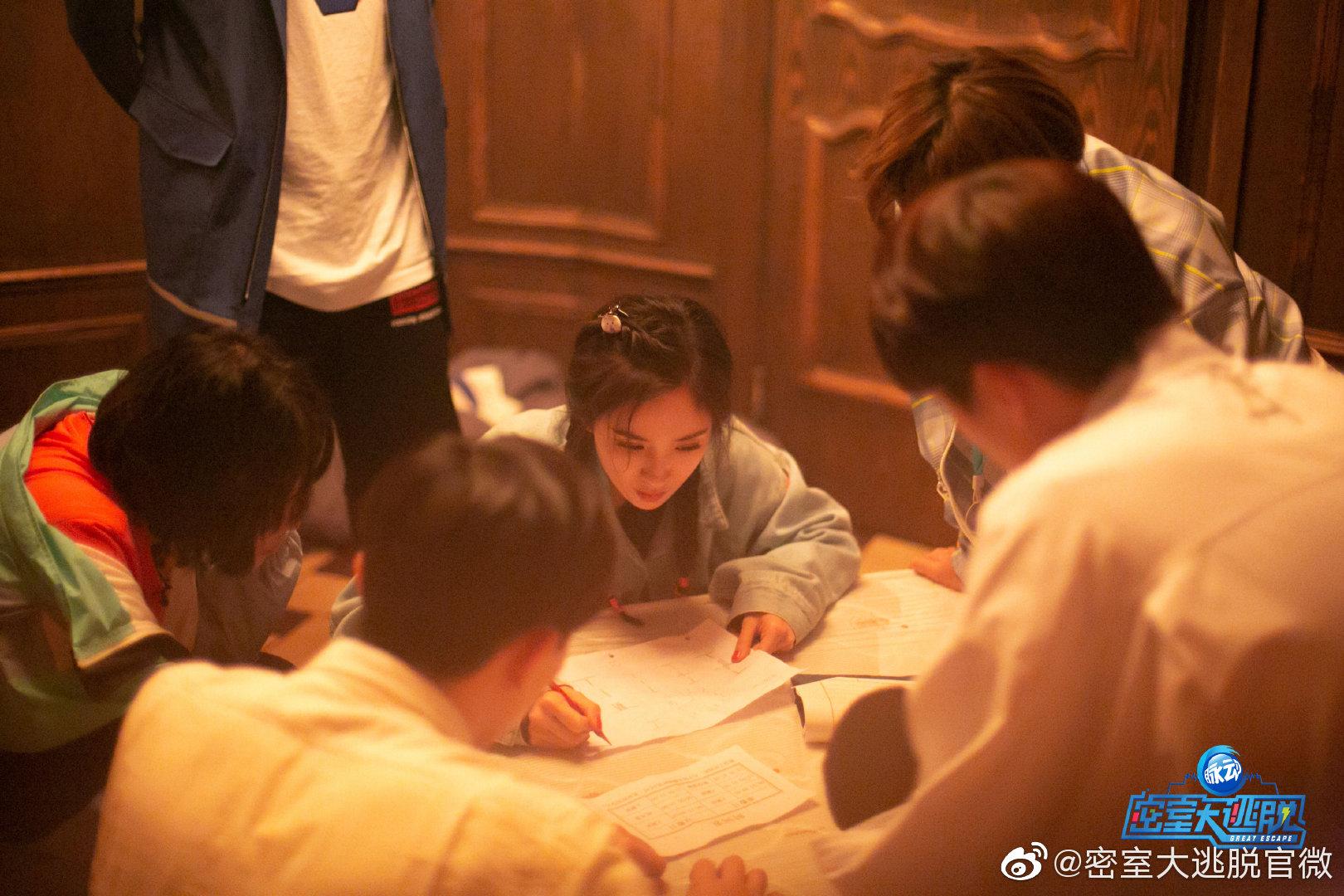 密室大逃脱不敢看,看密室大脱逃太害怕了