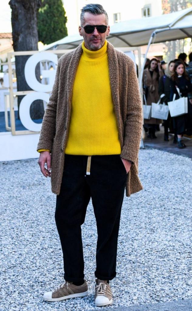 穿好2021流行色，比别人先时髦一步，这4款黄色单品不要错过