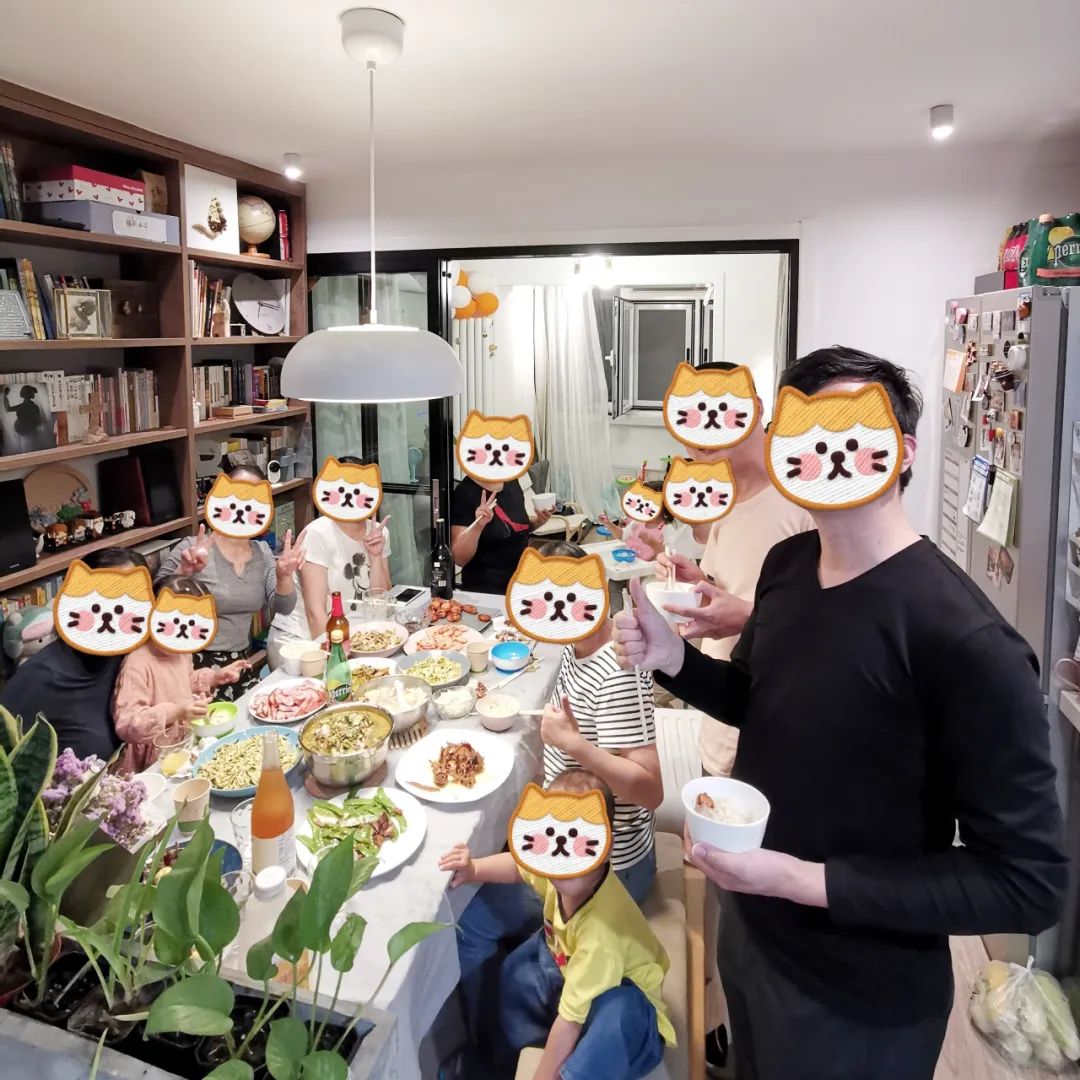 44㎡住三代人，采光差、厨房小都被解决，她家的空间榨干术太绝