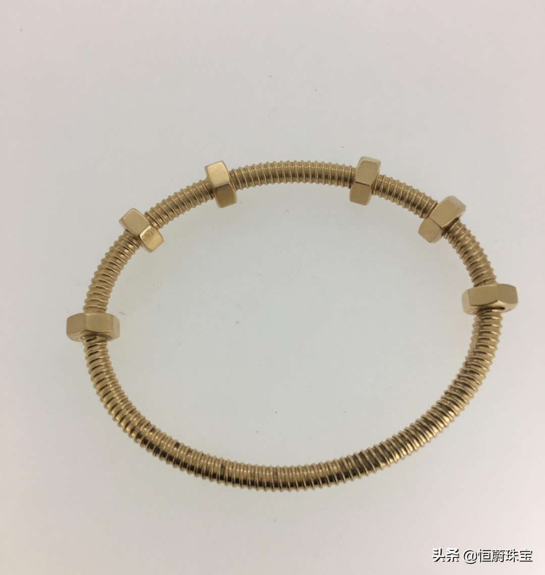 卡地亚螺丝手镯山寨,卡地亚手镯螺帽
