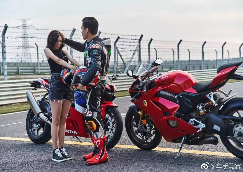 年轻天才车手去世,车手意外去世