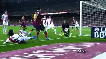 梅西晃倒博阿滕视频无水印高清,巴萨3:0拜仁梅西晃倒博阿滕