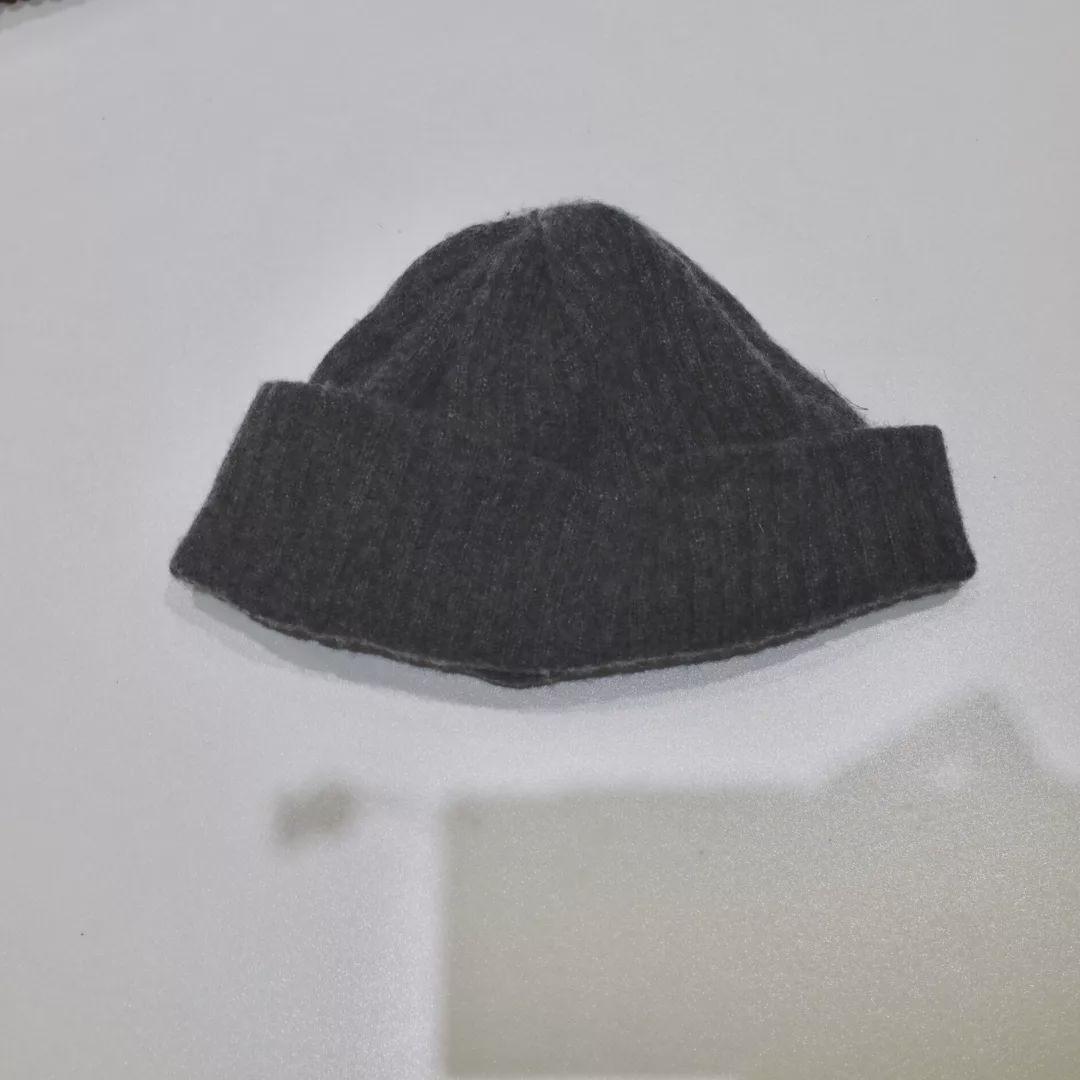 为什么有些人戴毛线帽子不好看,总是戴不好假发