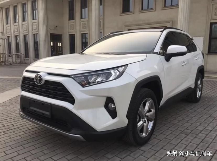 全新丰田荣放落地和用车成本参考,10w公里的丰田荣放值得买吗