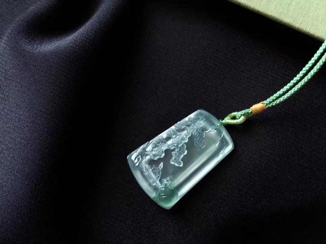 a翡翠和b翡翠对照图,a翡翠与b翡翠硬度