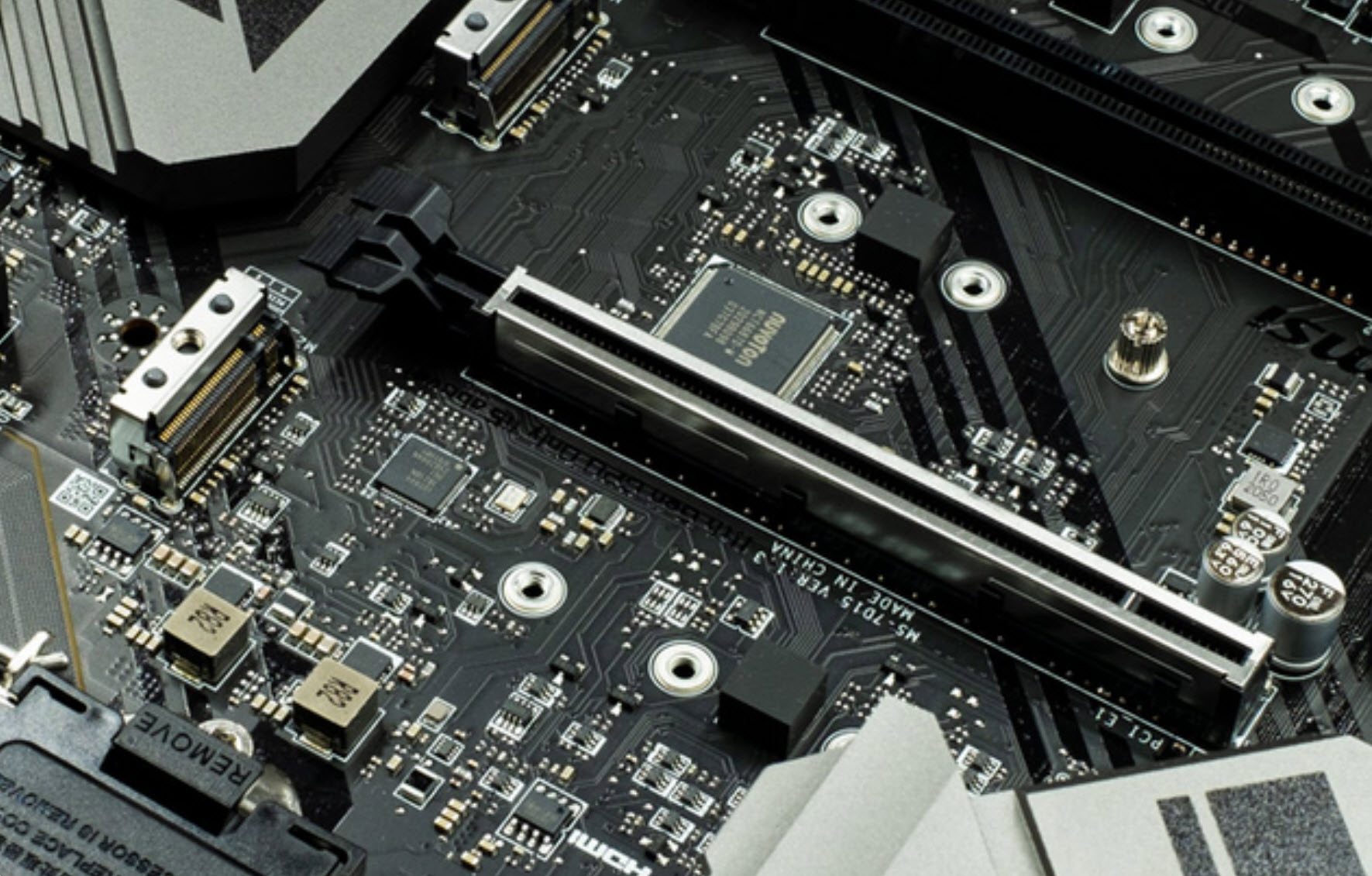 现在显卡入门级的买不到,显卡买刚好够用的还是更好的