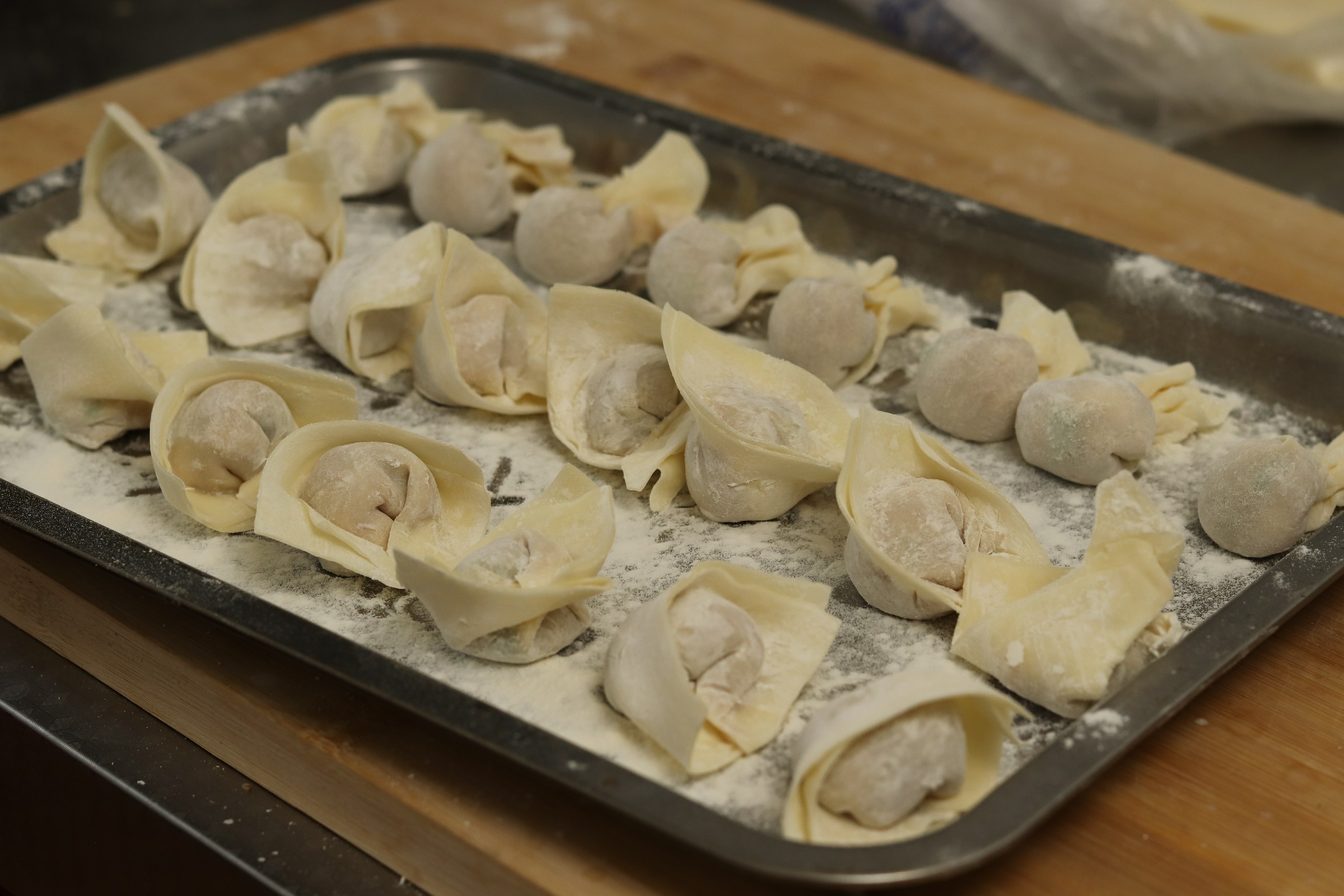 包饺子的肉馅该怎么调不散,包馄饨和饺子慢动作包法