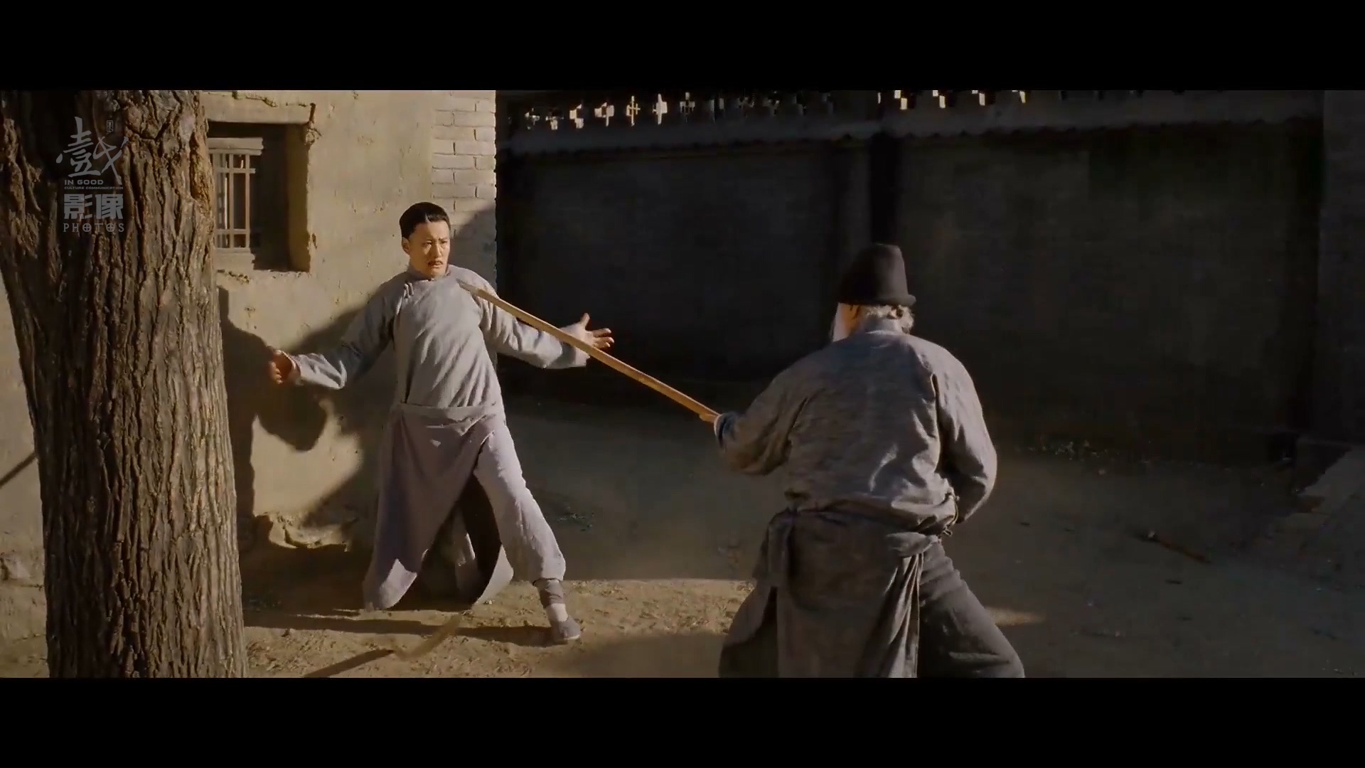 少年目睹姐姐被*暴强**深度抑郁,成为绝世高手却终究敌不过时代