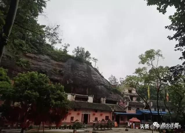 写罗田岩的作文,美文梵净山