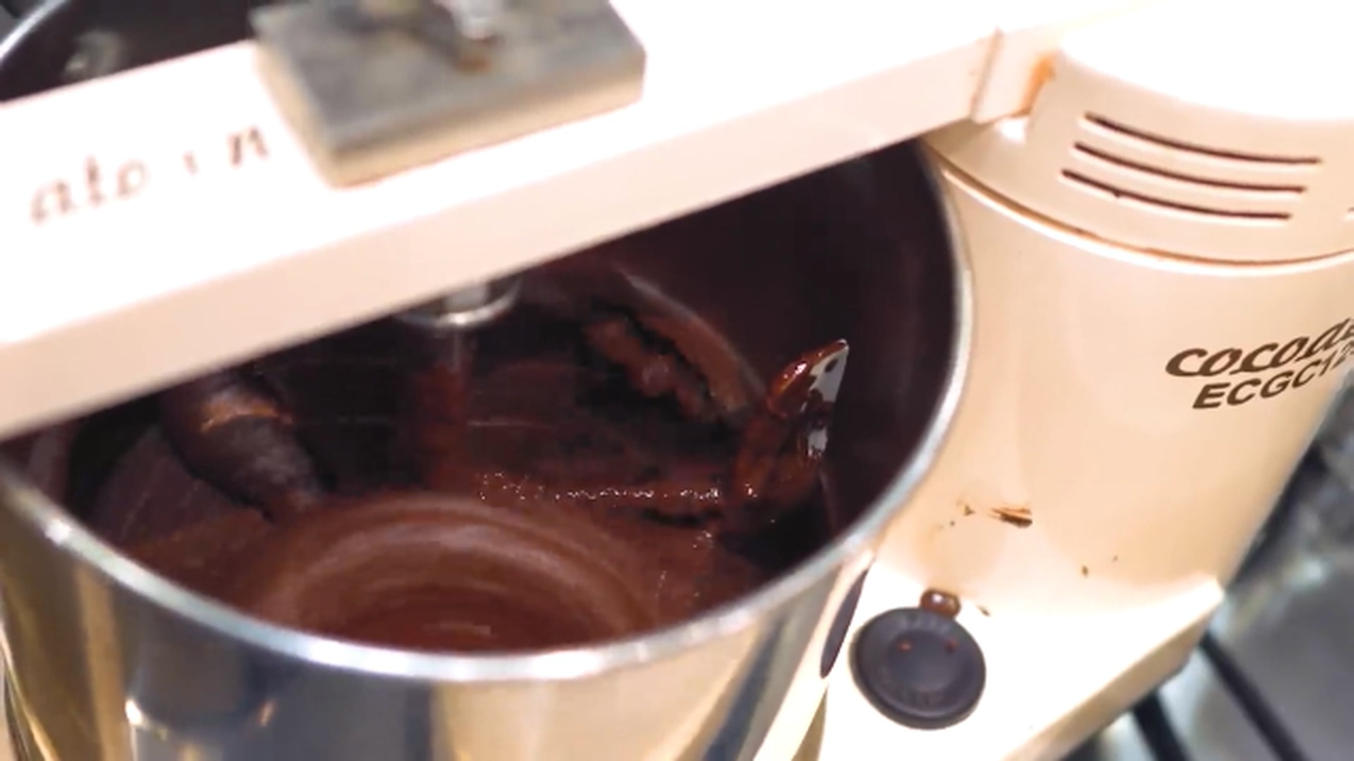 怎样用100%巧克力豆自制巧克力,论一个美味的巧克力的制作过程