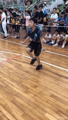 孩子不会跳绳怎么办教一下,小孩子不会练跳绳怎么办