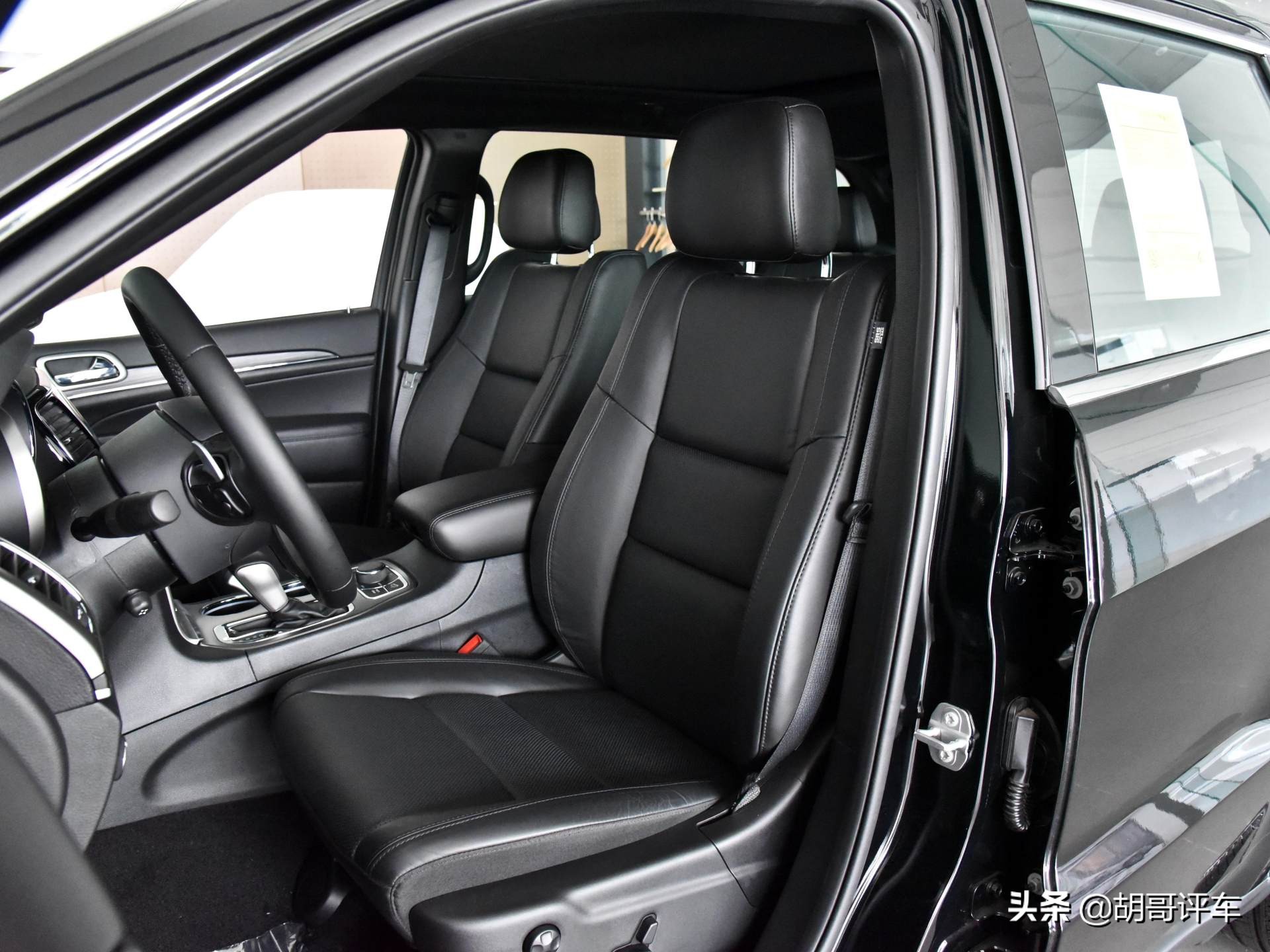 老款吉普jeep大切诺基,60-70万的吉普