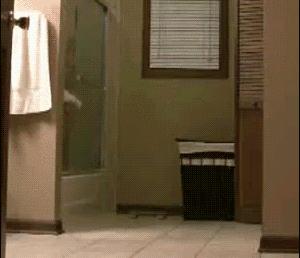 绿色踩屎感软底拖鞋,踩屎感拖鞋和普通拖鞋对比