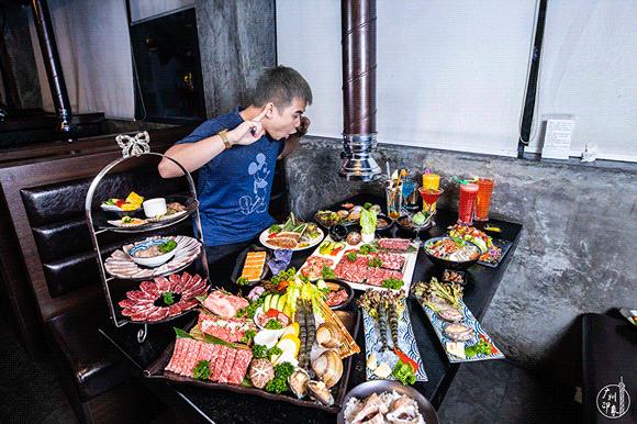 送¥600高级牛肉！火爆广深的烤肉店，有女票的千万别去！