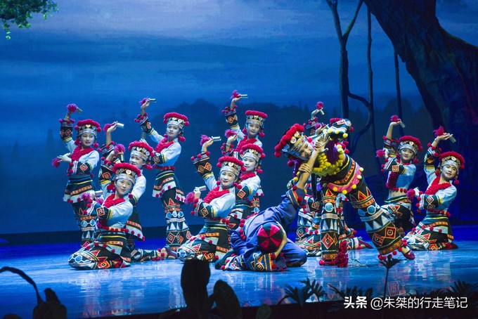 西双版纳泼水节攻略,西双版纳傣族泼水节和广西泼水节