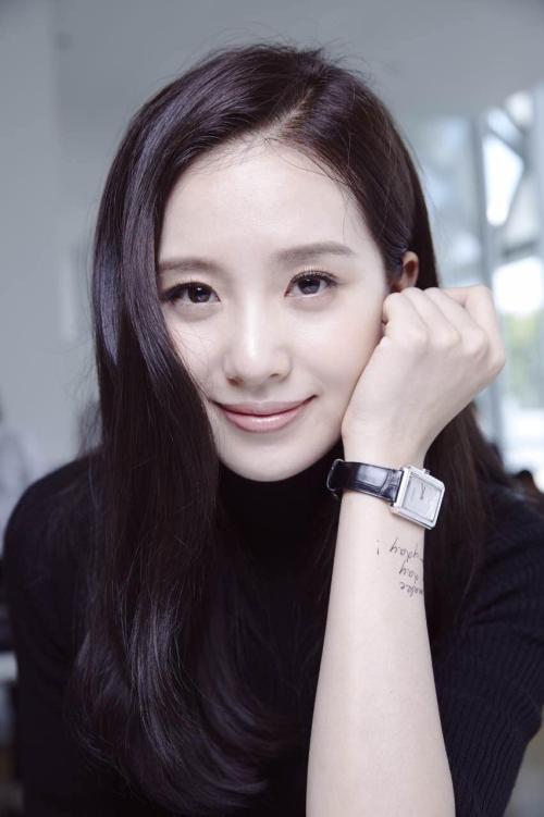 祛眼袋没有卧蚕了,没有卧蚕明星