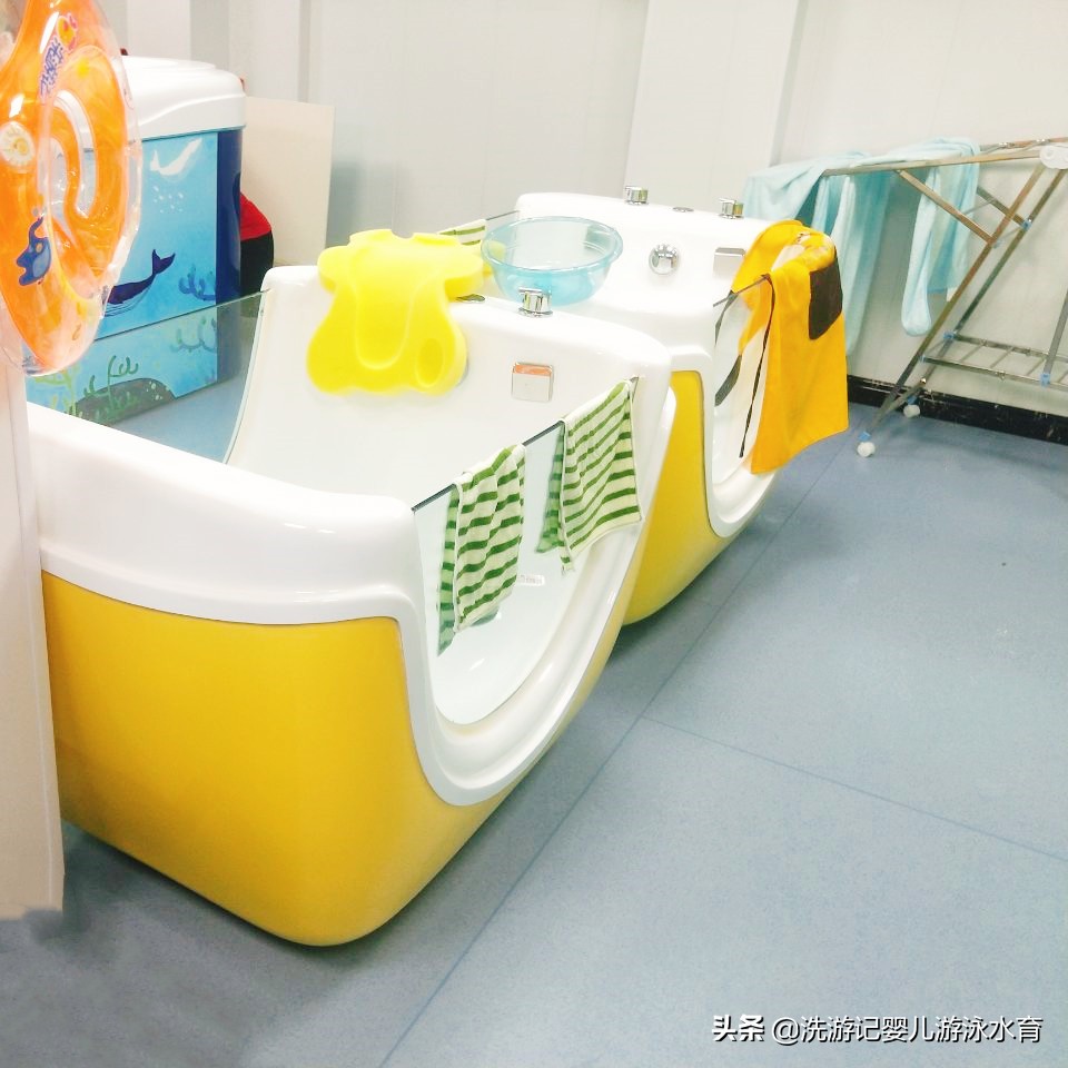 婴儿游泳馆加盟店排行厂家报价,加盟么么亲儿童游泳馆多少钱