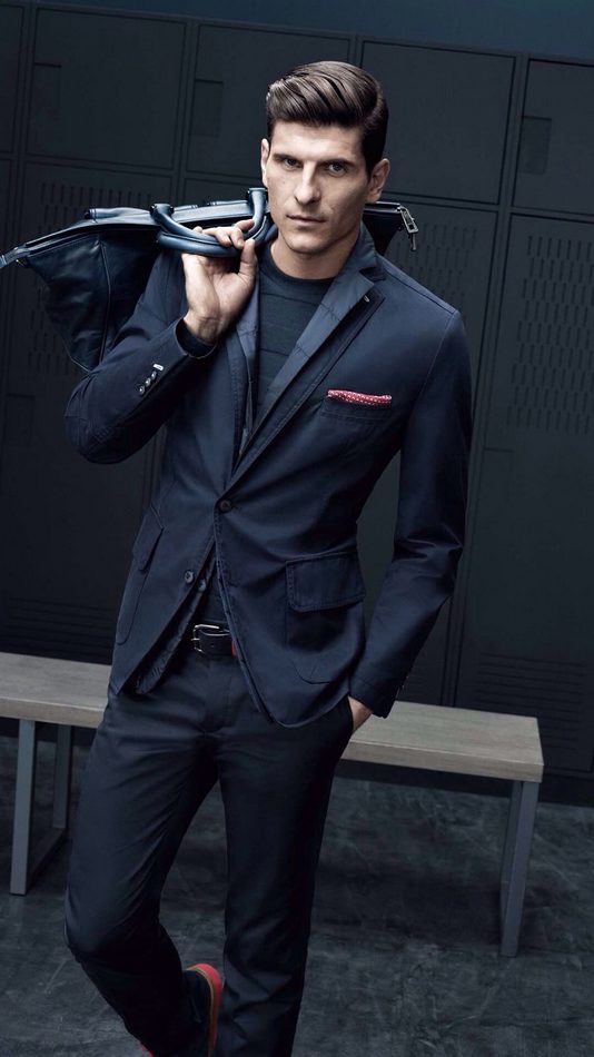 足坛西装暴徒,哈兰德西装暴徒