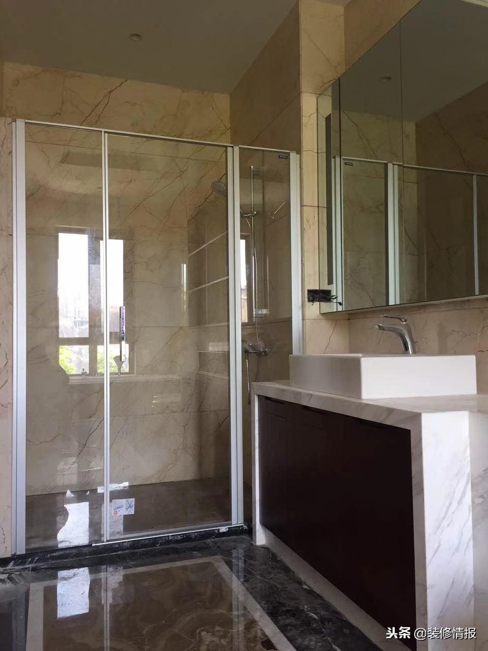 到底是直接买泡澡桶还是砌浴缸,到底是泡澡好还是冲澡好