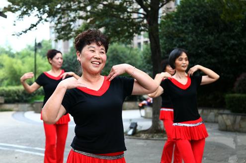 女性缺乏雌激素当心提前衰老,女人雌激素不足吃什么补充