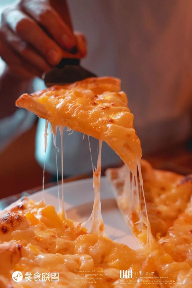 昆明这家开在76年前电影院的餐吧，手工披萨被写进国外旅游攻略