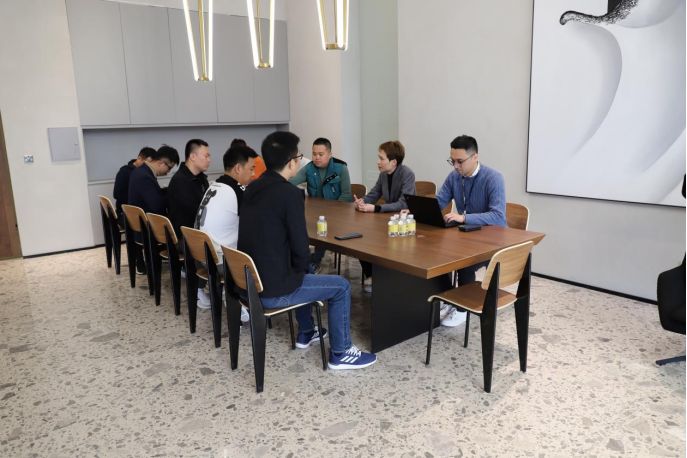 广东省电子数码行业协会一行莅临飞雀直播基地指导参观