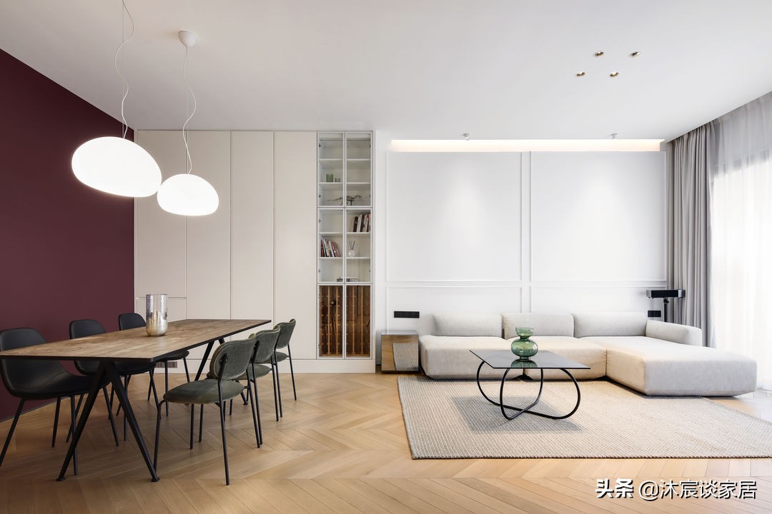 看完她的新家，才知生活可以如此有品质，室内极简大方且随性美好