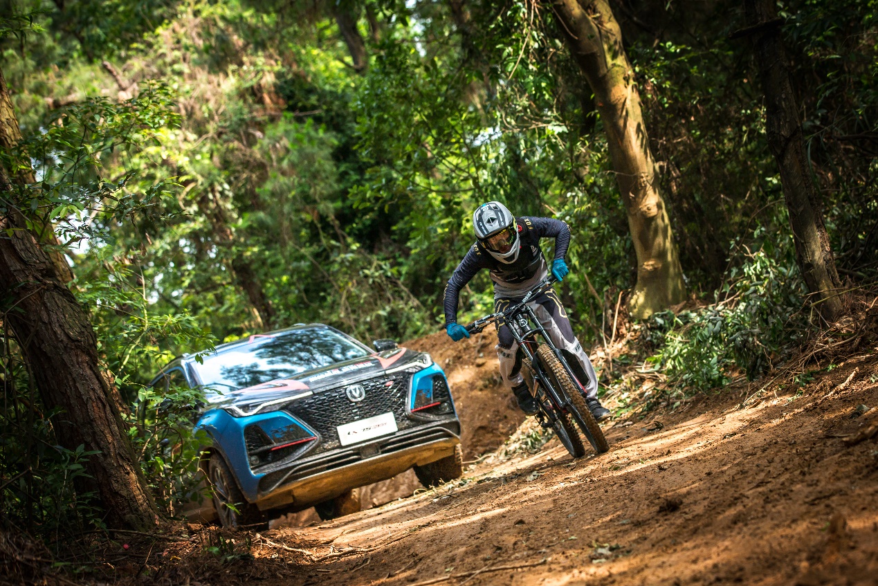 长安cs75最强越野测试,长安cs75plus越界