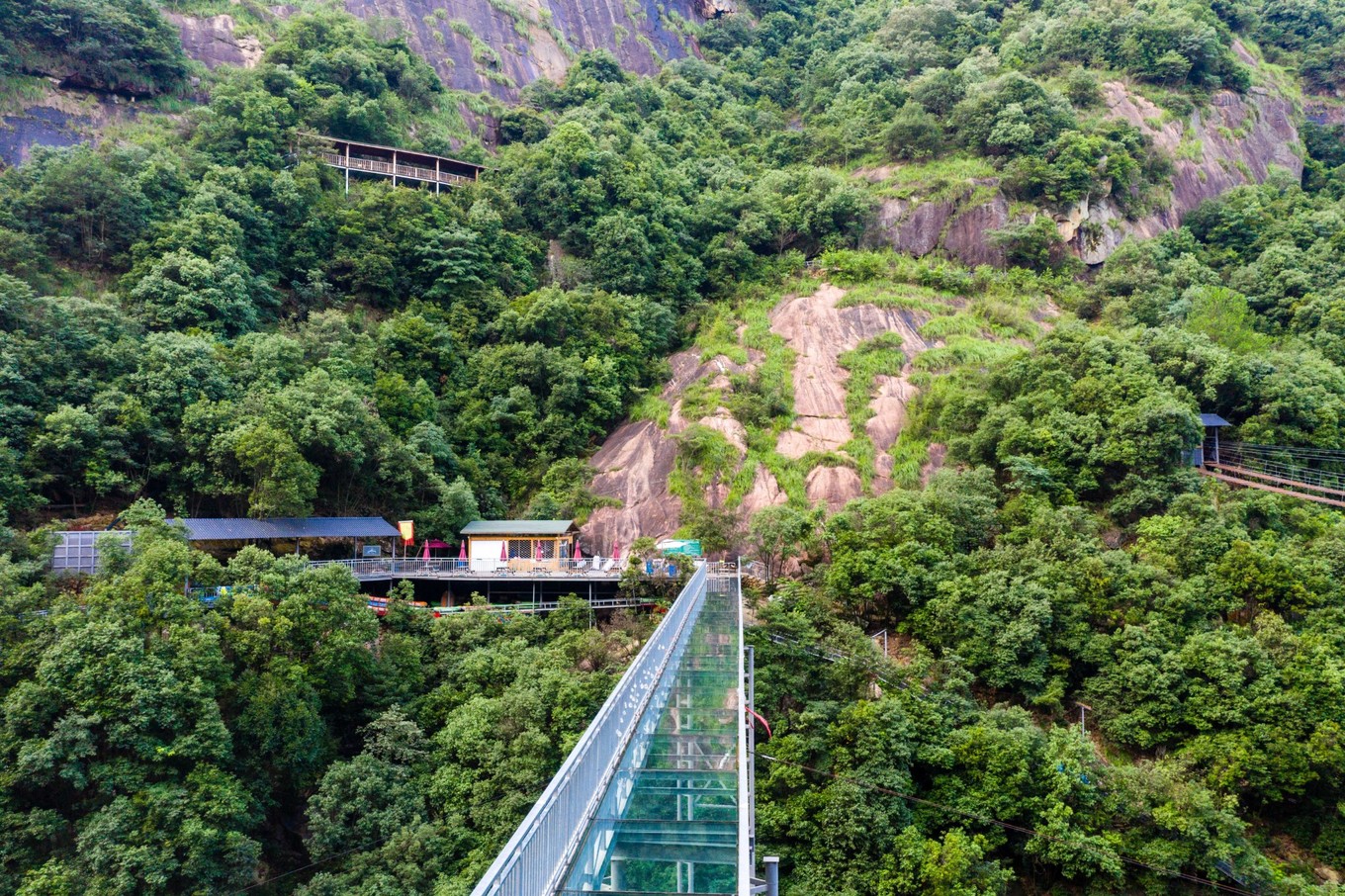 桐庐山湾湾漂流门票多少,桐庐山湾湾漂流景区在什么地方
