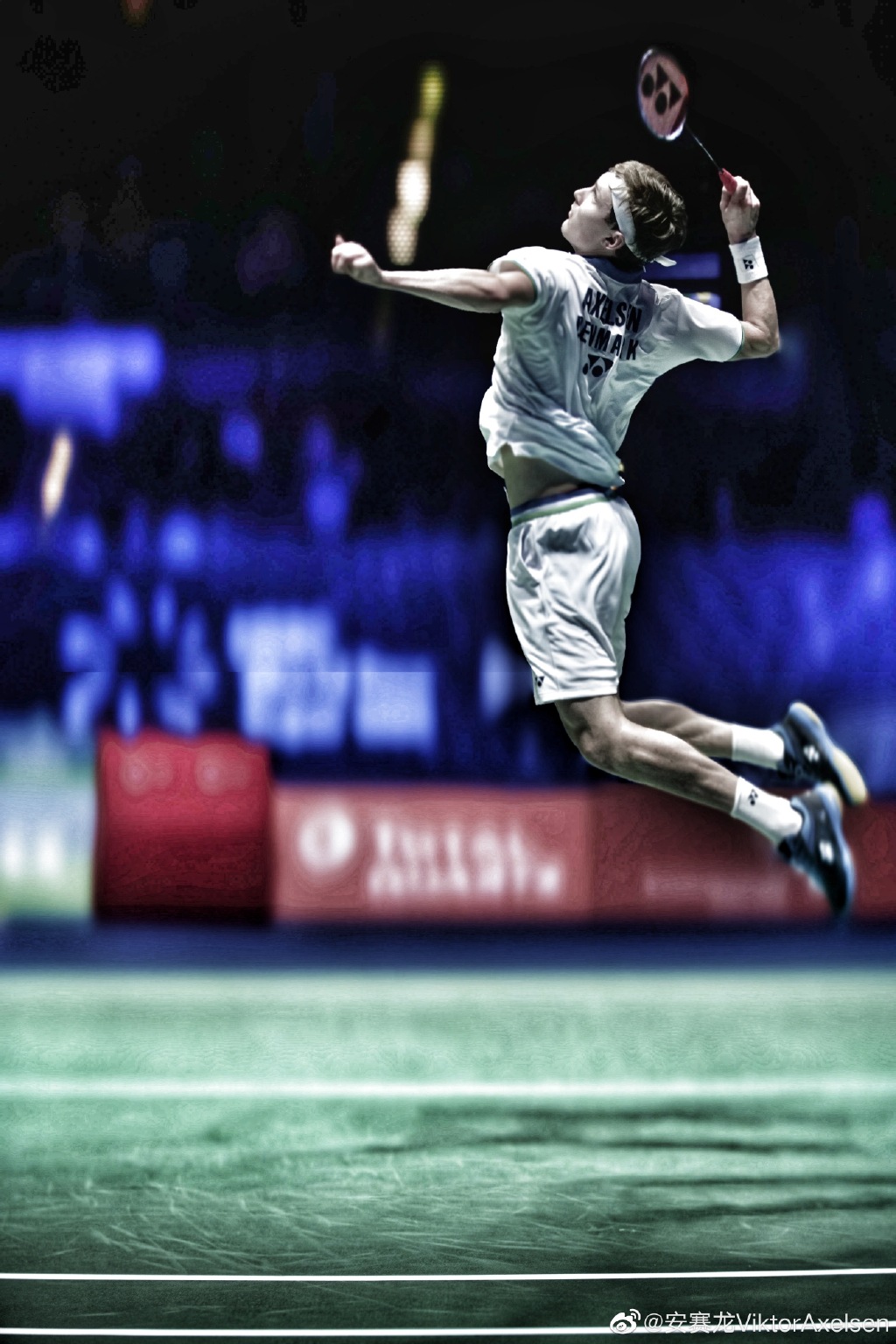 羽坛天王林丹吊打全世界选手,世冠足球用球