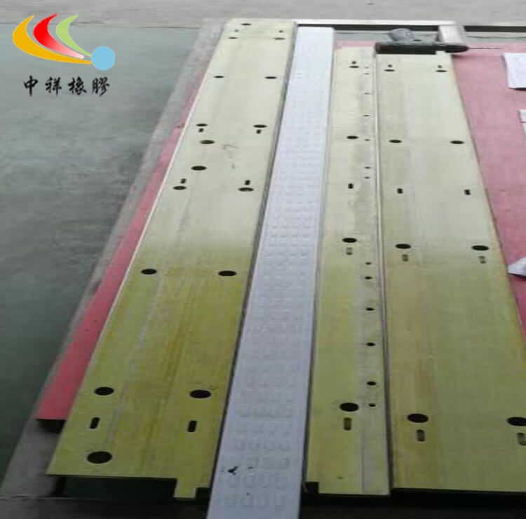 滑动门应该怎么做,复合门是用什么做的