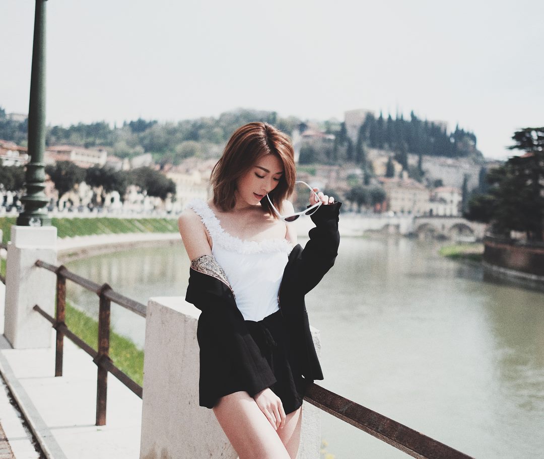 杩炶瘲闆呬粠灏忕殑缁忓巻,浠庢竻绾皬濂崇敓鍒扮簿鑷寸殑濂充汉