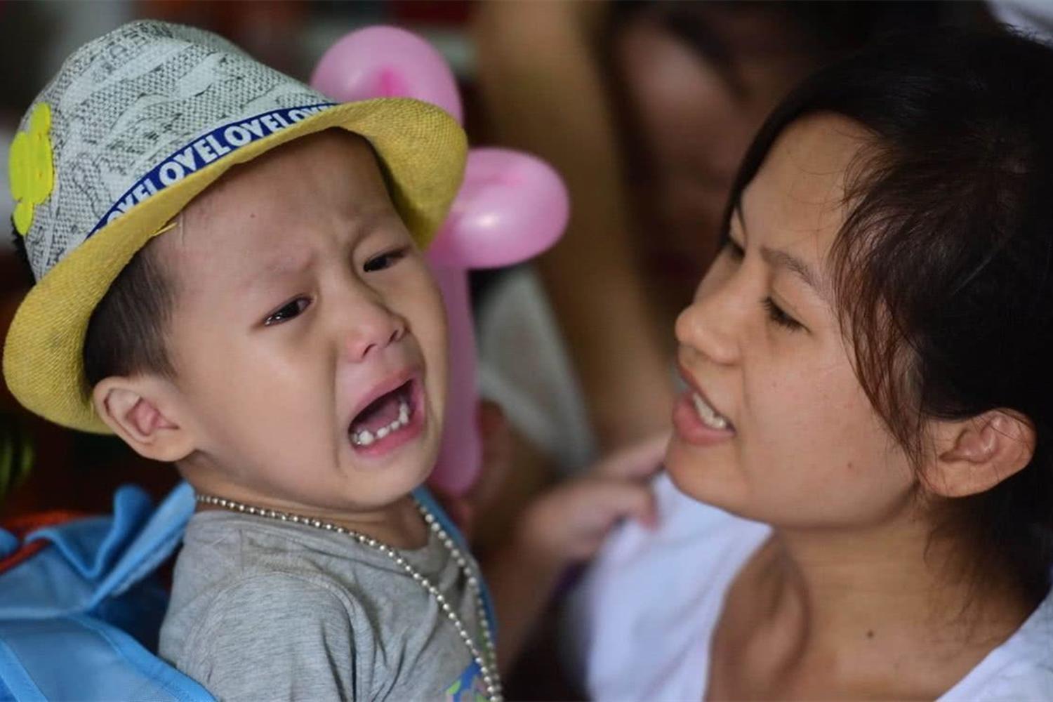 一说去幼儿园就哭怎么办,上幼儿园一直哭着说不去怎么缓解