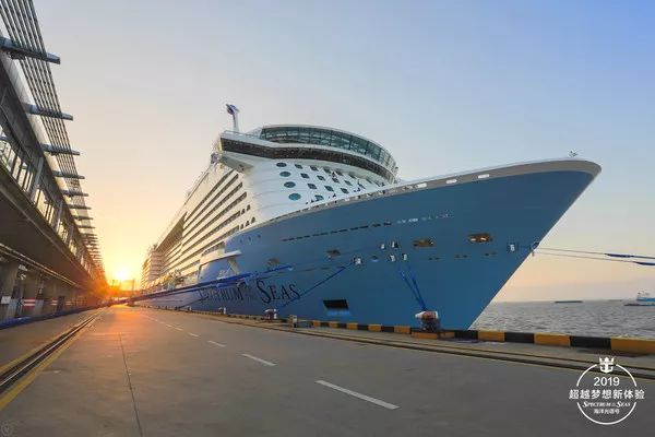 乘坐皇家加勒比邮轮太阳光光谱号,黄晓明皇家加勒比海洋光谱号