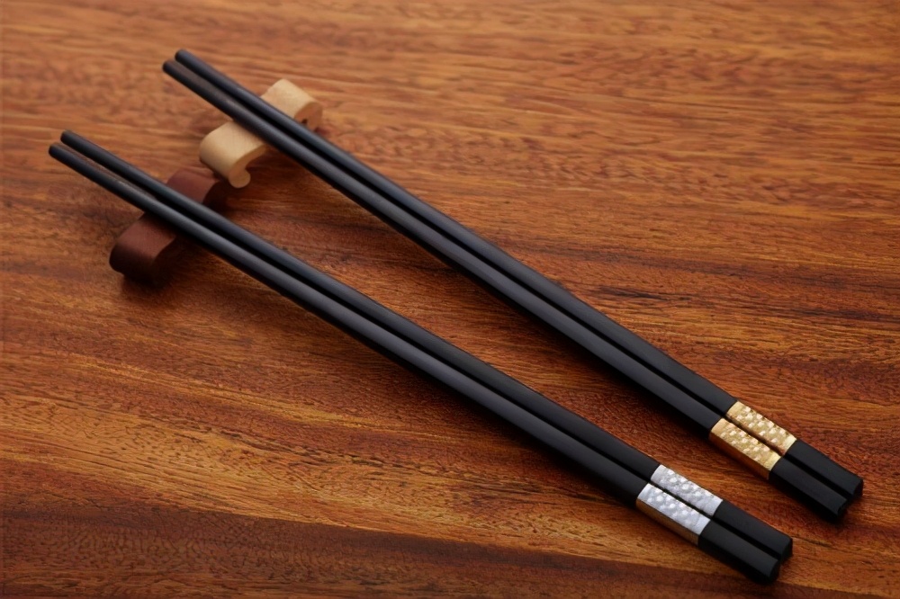 筷子是苏妲己发明的吗,妲己发明筷子的故事