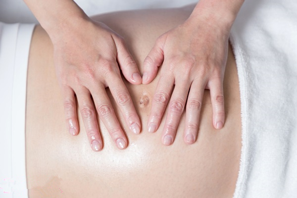 怀孕吐按摩穴位,孕妇恶心想吐按摩哪个穴位