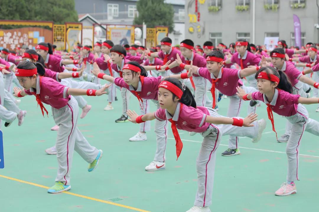 小学生课间操简单广场舞,小学生课间操斗牛舞