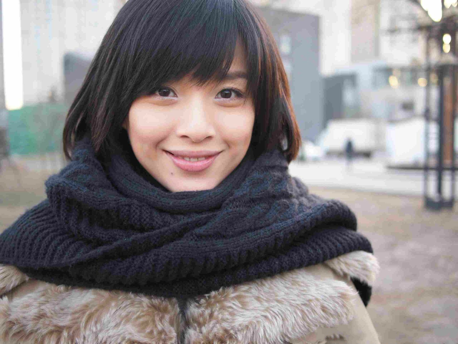 江珊爆料靳东,靳东李佳江珊合影照片