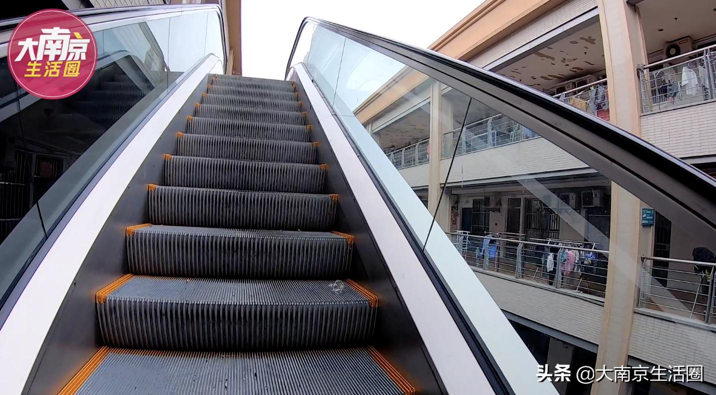 南京南站附近商场购物中心,南京南站旁边的商场