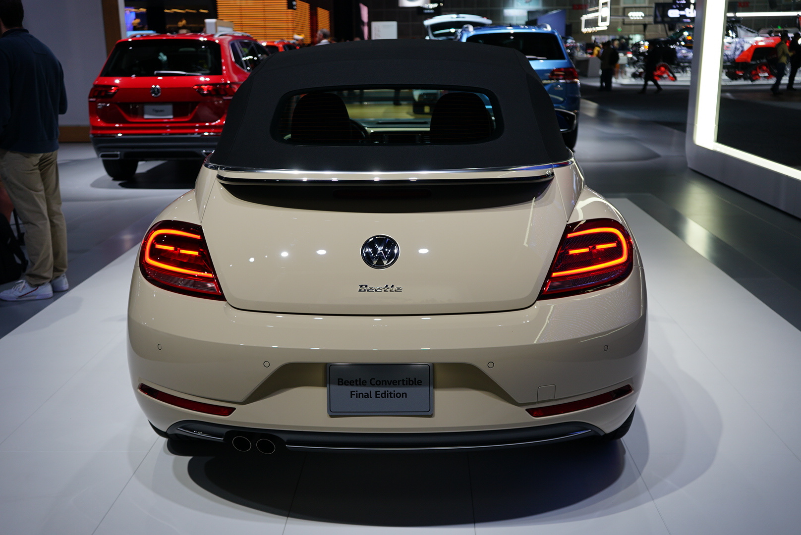大众甲壳虫最终版外观和内饰鉴赏,车展实拍大众甲壳虫