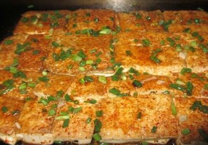 一起摆摊的地摊经济来了,摆地摊卖什么最赚钱?看完心里有数了