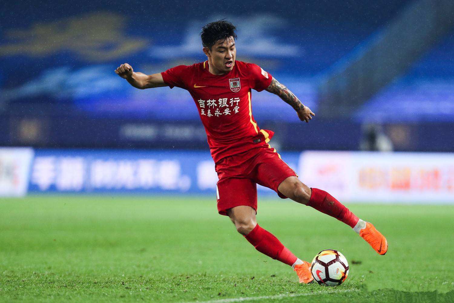 “郑智接班人”何超终于转会广州恒大，他的转会费到底是多少？