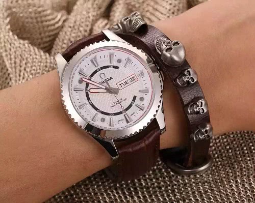 欧米茄手表有划痕怎么处理,欧米茄海马300钢表带划痕怎么处理