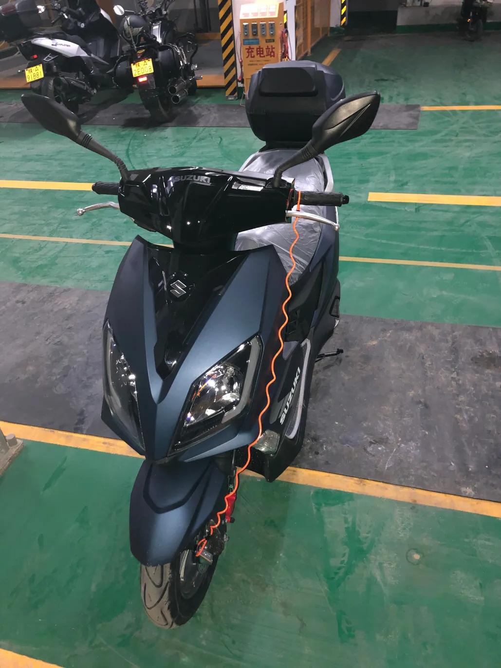 uy125高配和百年纪念版的区别,uy125百年纪念版开起来的感觉